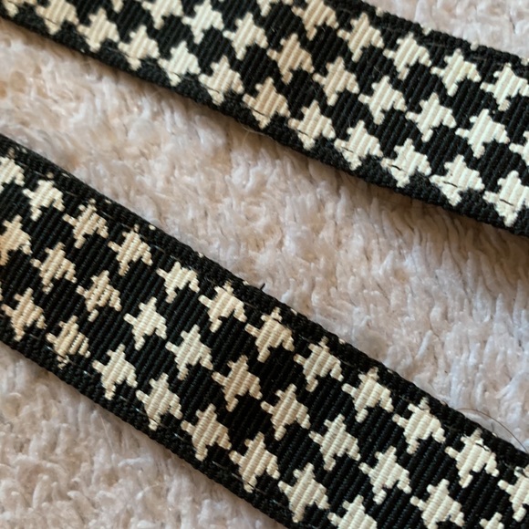 BRAND NEW interchangeable strap SwitchFlops by Lindsay Phillips. Size Medium. - Picture 2 of 3